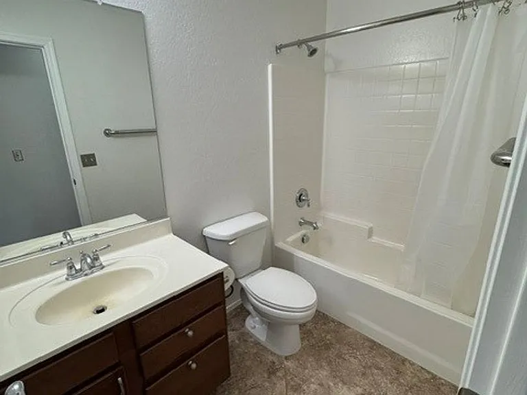 1823 S Balboa Dr — Photo 7