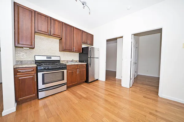 Rented by Level Group | media 13