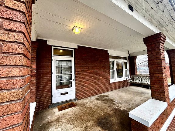 3rd image of 255 Caldwell St