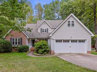 911 McLean Ave, Signal Mountain, TN 37377