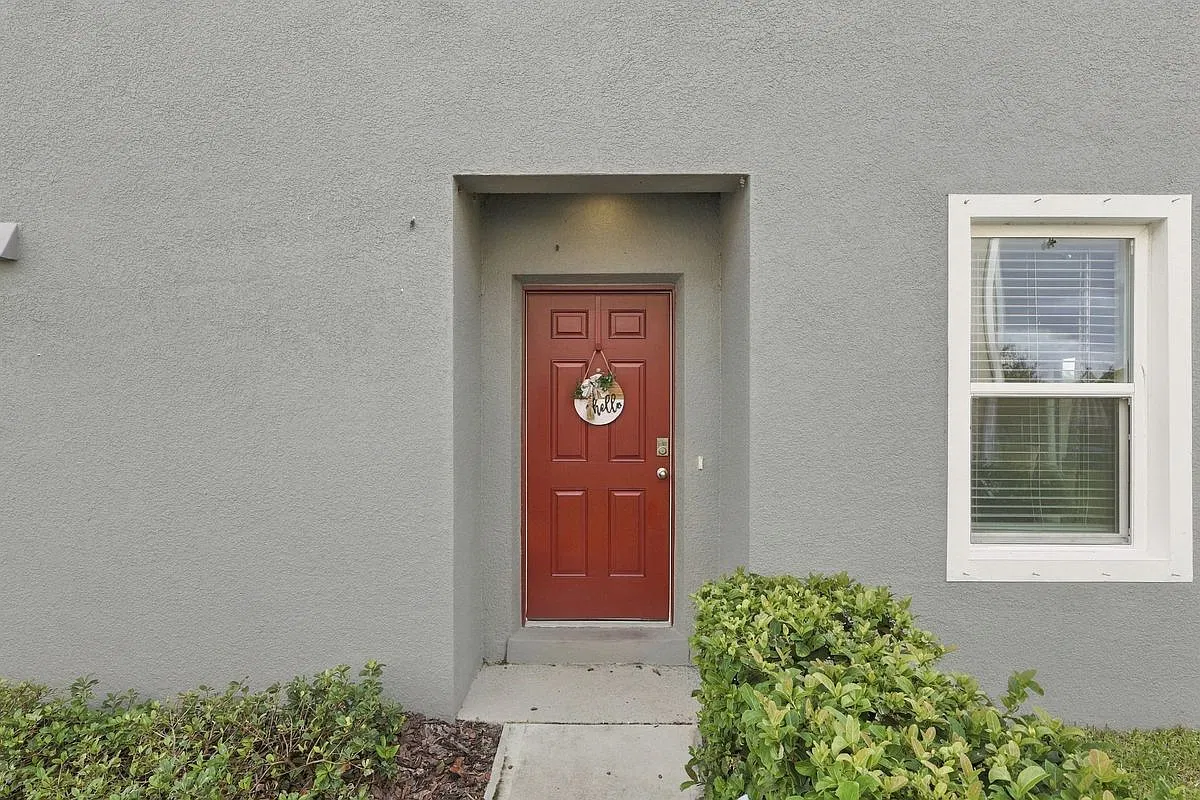 3 bed, 2.5 bath, 1840 sqft, $2,500 — Photo 3