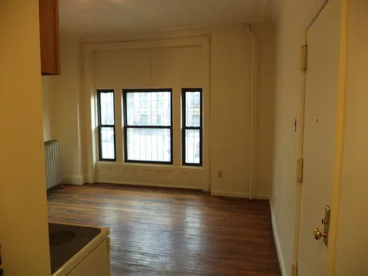 Rented by L.Nelson & Associates | media 42