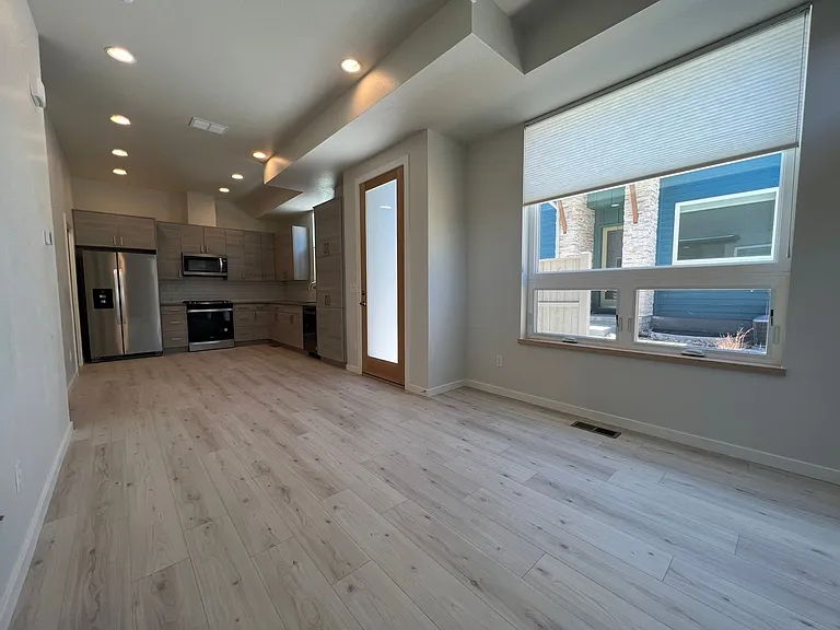 751 Cristo Ln #B — Photo 7