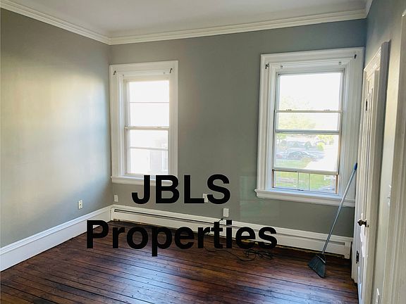 4th image of 16-18 Cromwell St #0