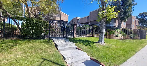1559 W Jefferson Blvd Photo 1