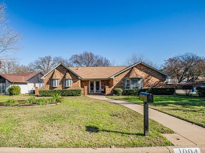 1004 Yellowstone Dr, Grapevine, TX, 76051