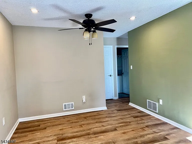 1023 Castle Rd — Photo 7