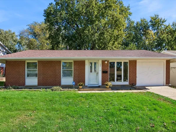 517 Sherwood Dr, Streamwood, IL 60107