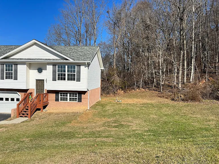129 Meadowlark Dr — Photo 2