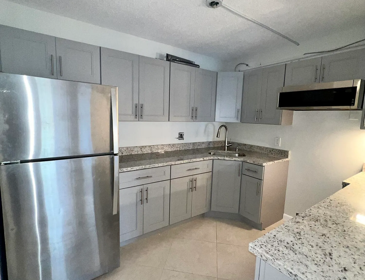 1 bed, 1.0 bath, 818 sqft, $1,600 — Photo 4