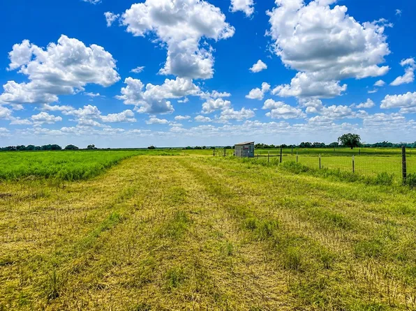 000 Prihoda Rd, Fayetteville, TX 78940