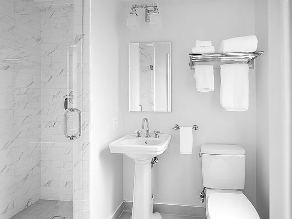 4th image of 308 E 79th St APT 4D