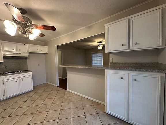 5th image of 2206 Armstrong Ave