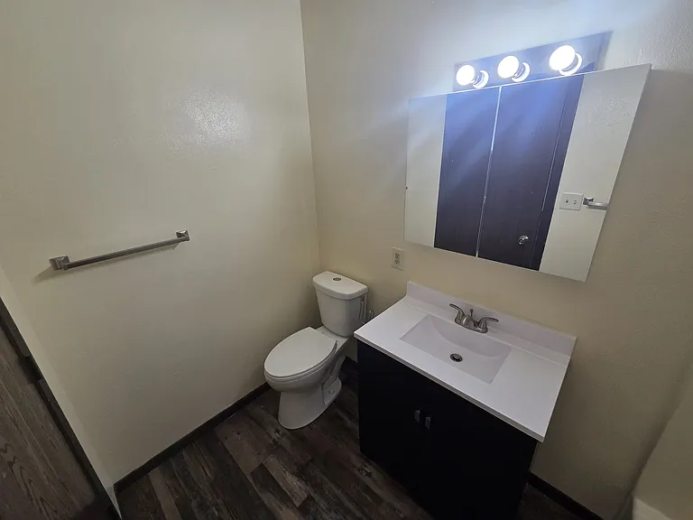 906 Hill St #109 — Photo 13