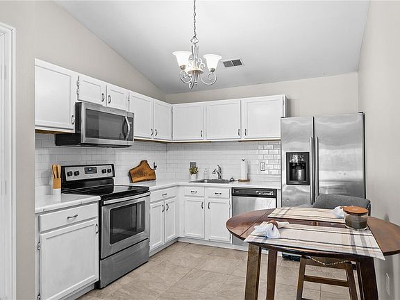 3rd image of 1239 Creve Coeur Crossing Ln APT K