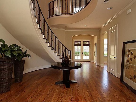 3rd image of 1011 Vista Creek Dr