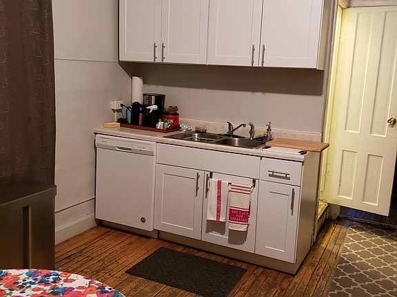 3rd image of 1534 W Diversey Pkwy APT 1F