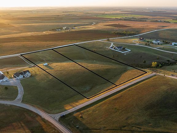 4th image of 1566 Ridge Rd