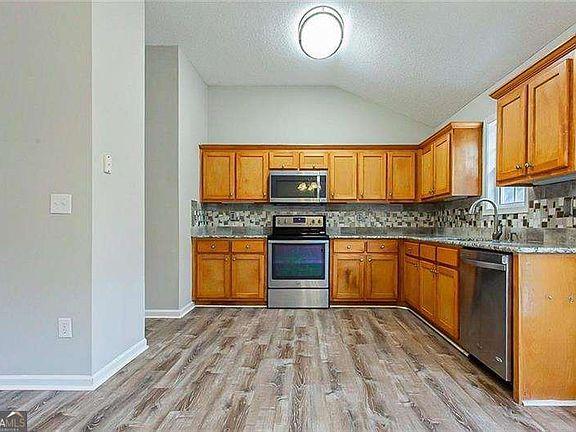 4th image of 427 Southridge Rd