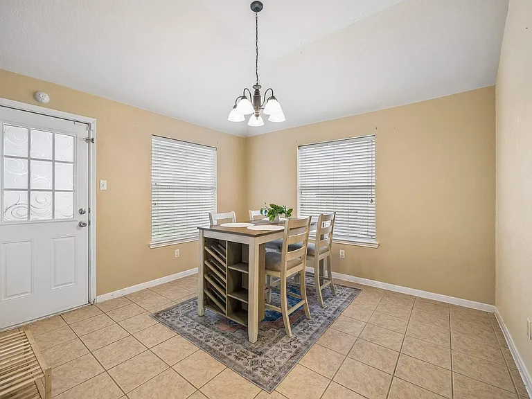 24027 Floragate Dr — Photo 9
