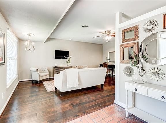 5th image of 6416 Curzon Ave