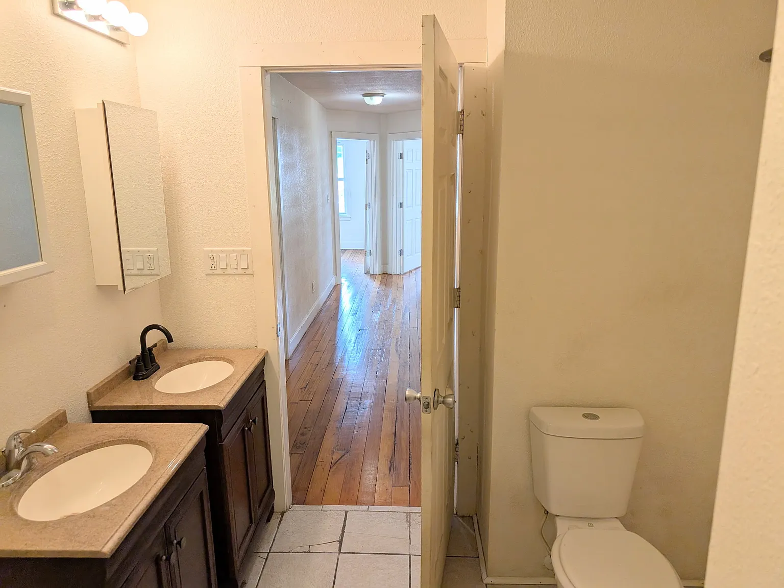 2 bed, 1400 sqft, $850 — Photo 3