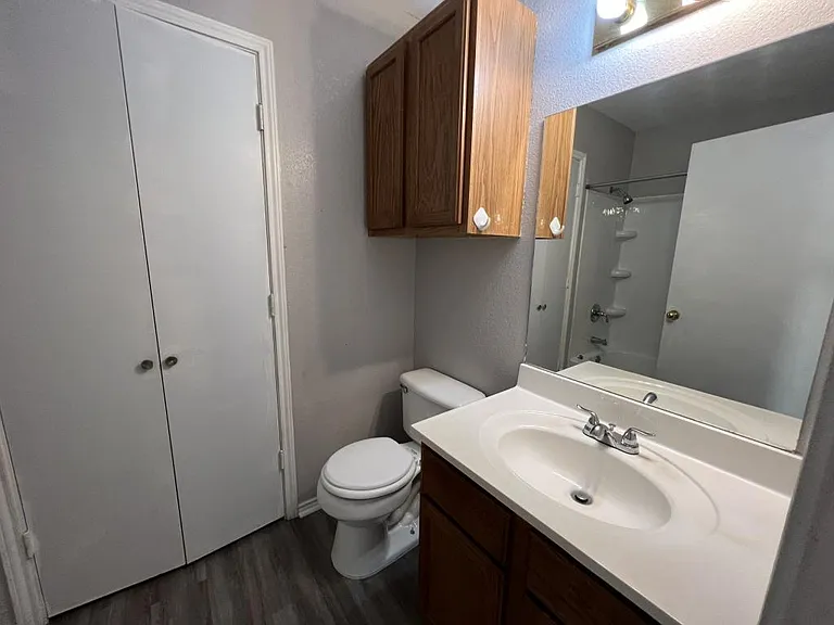 5908 Greengate Dr #C — Photo 14