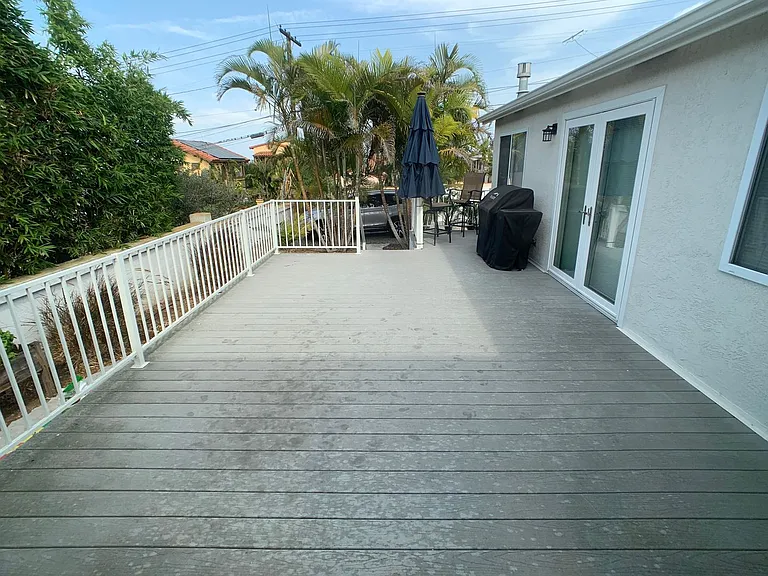 4462 Santa Monica Ave — Photo 31