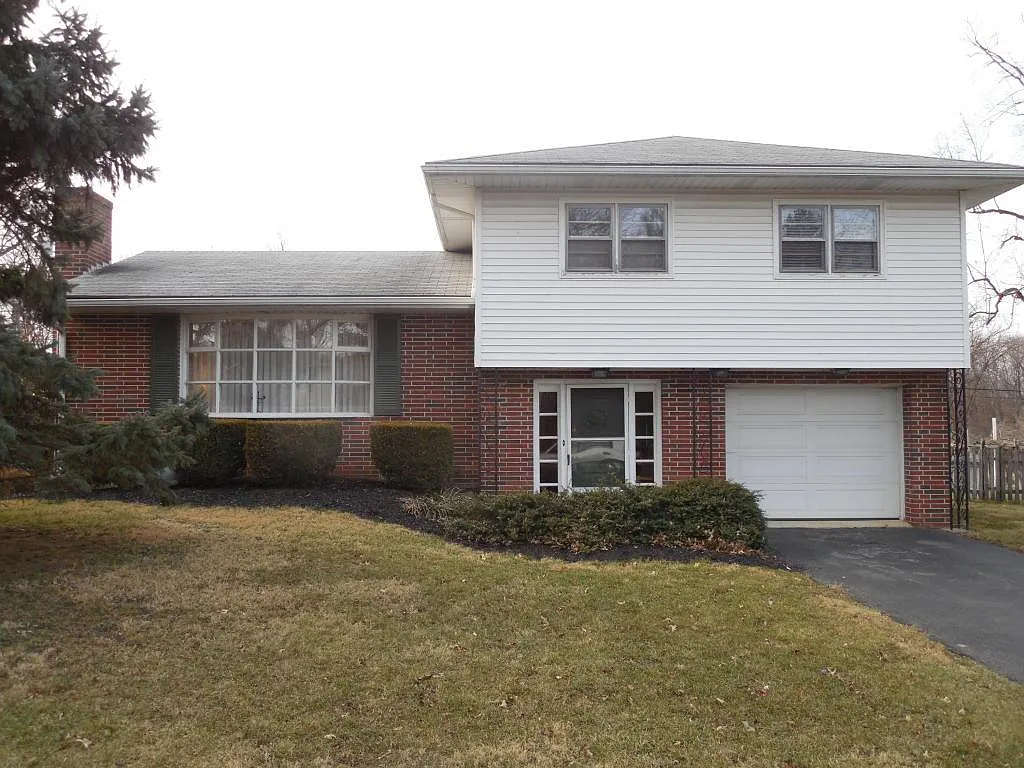 92 Victoria Ln photo 1