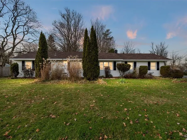 17 Larchmont Dr, New Hartford, NY 13413