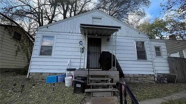 2nd image of 1610 Elmwood Ave