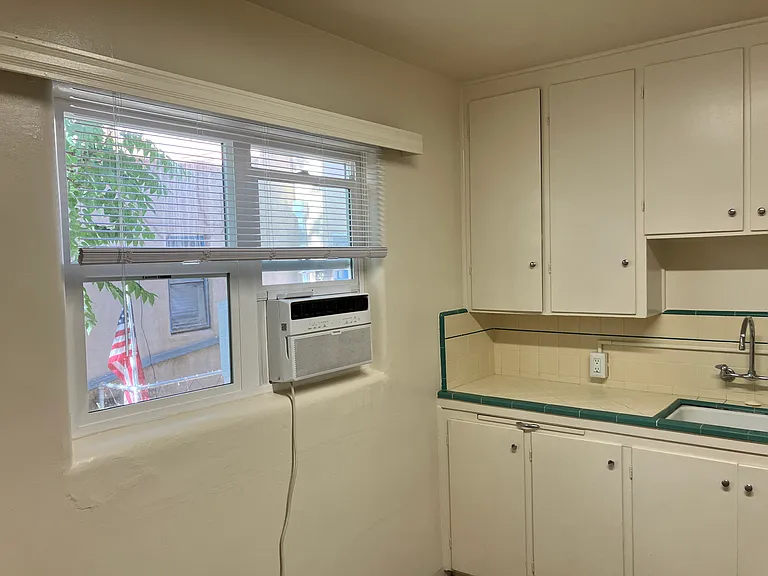 1913 Gold Ave SE #2 — Photo 17