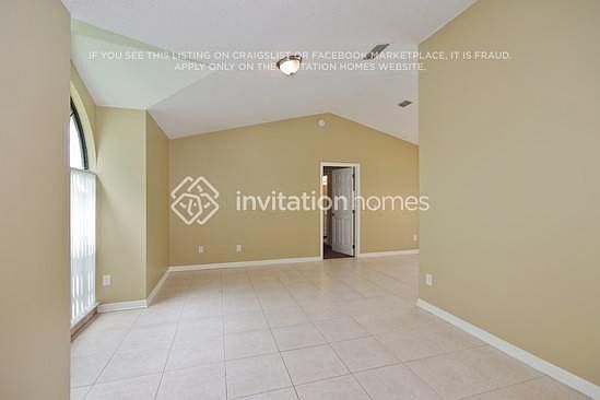3rd image of 605 Fisher Ct