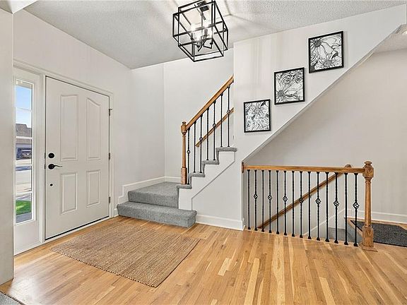 5th image of 15836 W 153rd Ter