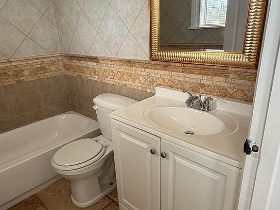 5th image of 7305 Kester Ave #6