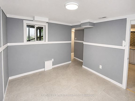 4th image of 404 Dieppe St #B