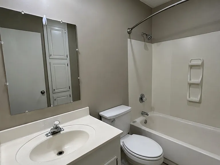 125 Oakwood Dr — Photo 9