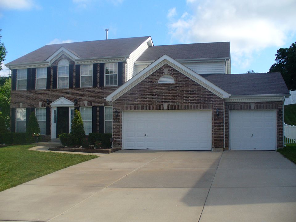 1st image of 835 Crescent Springs Ct