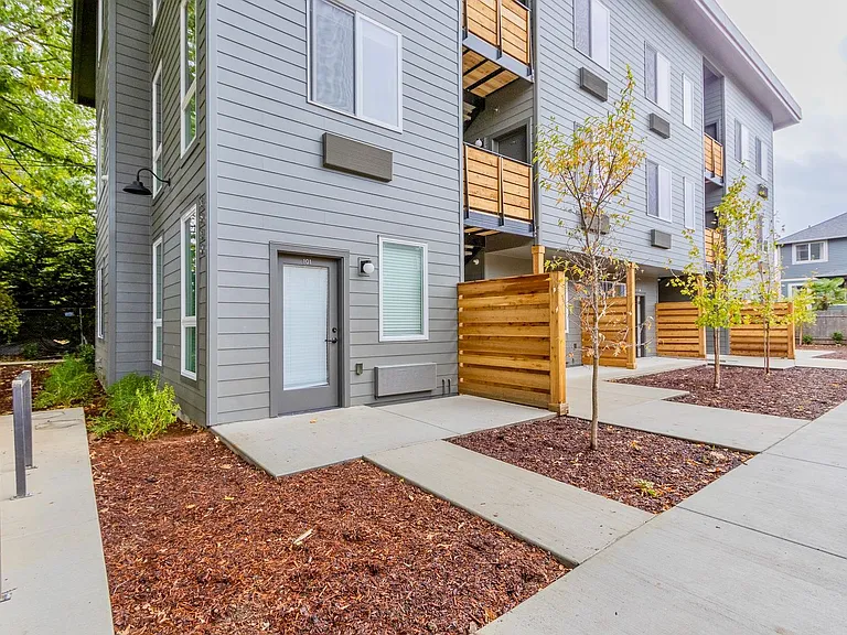 8080 N Willamette Blvd — Photo 2