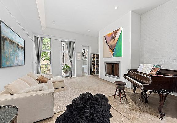 3rd image of 22 W 120th St #1