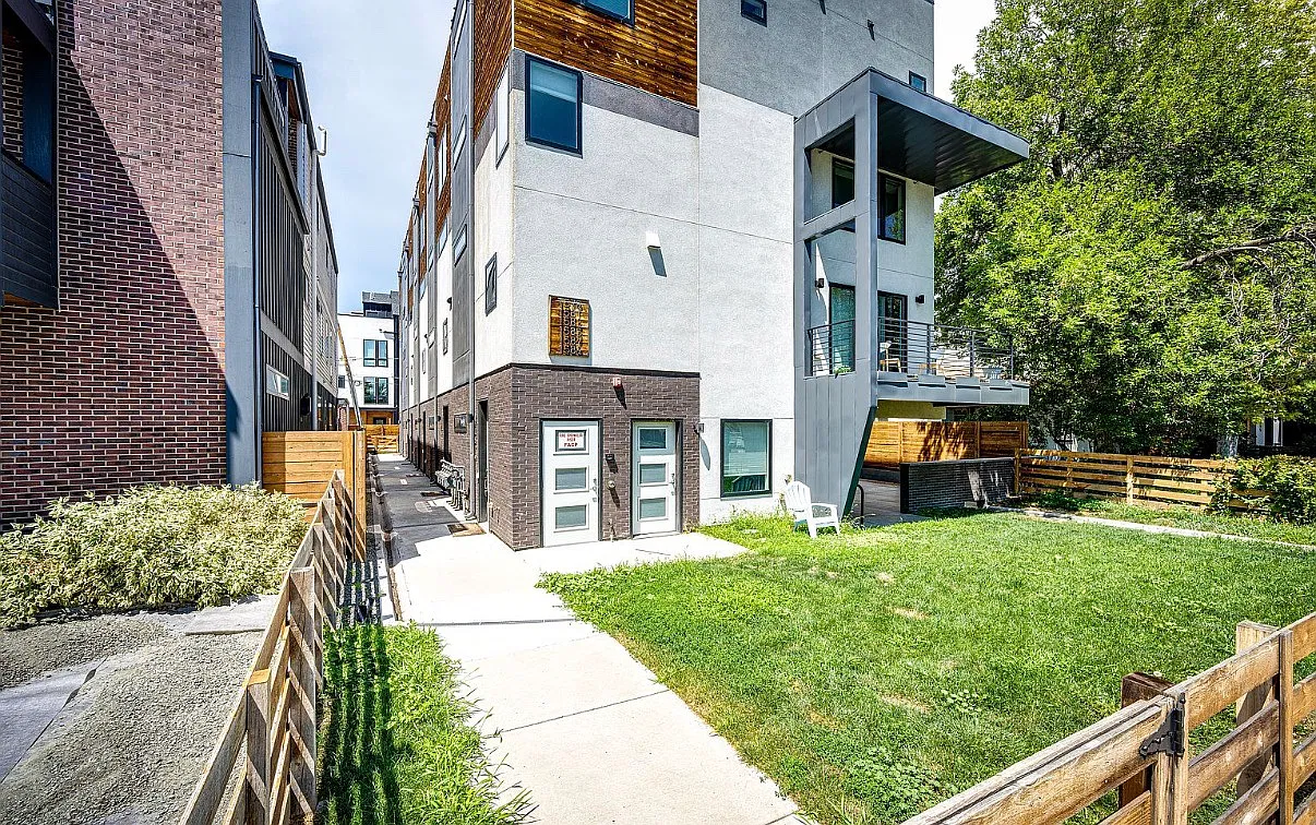 1585 King St — Photo 4