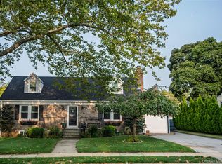 217 Elton Rd, Garden City, NY 11530