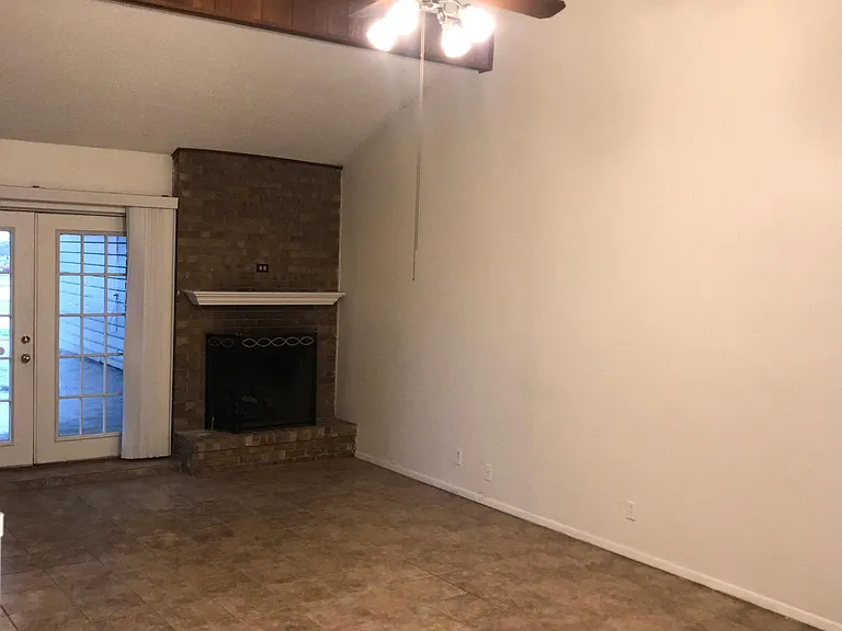 2107 Quail Run #A — Photo 5