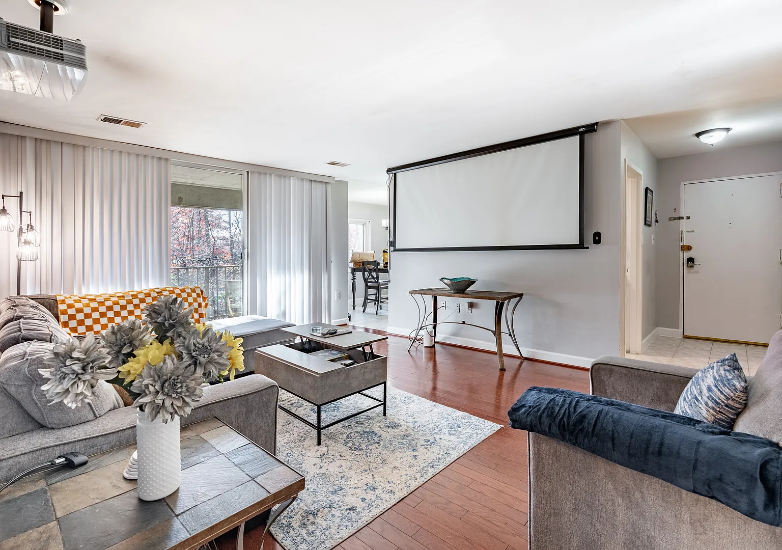 Quiet 3BR/2BA Condo near Reston Hospital & Town Center — Photo 1