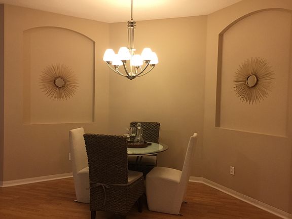 5th image of 10039 Bucklin St