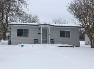 517 N 9th St, Okemah, OK 74859