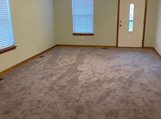 824 W 7th St, Staunton, IL 62088
