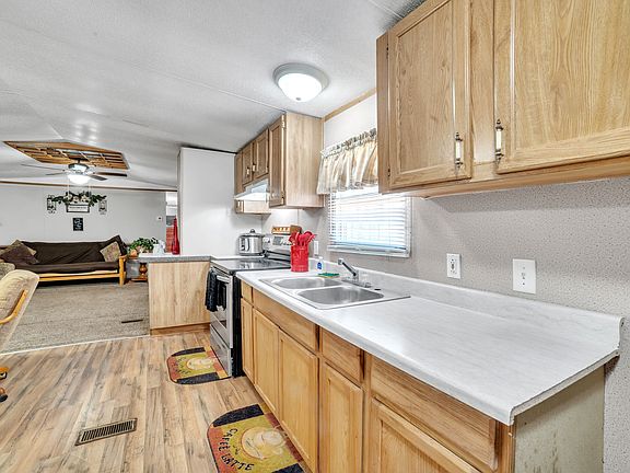 4th image of 2218 E Mustang Dr