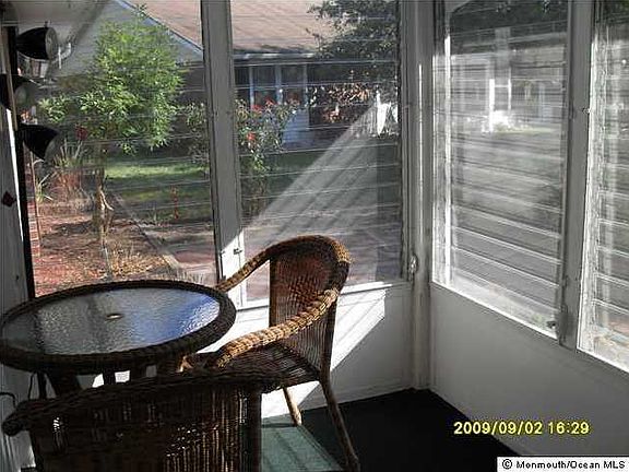 5th image of 326 Coventry Court #D
