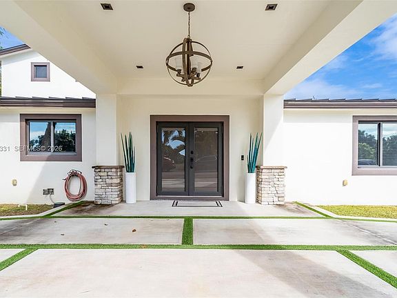 3rd image of 20221 SW 318th St